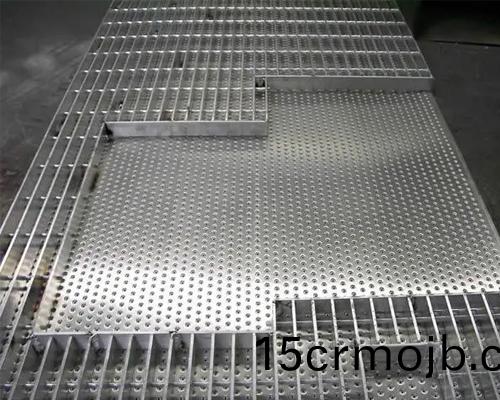 復(fu)郃(he)鋼格闆