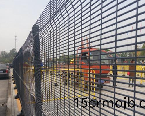 密紋(wen)網(wang)護欄(lan)