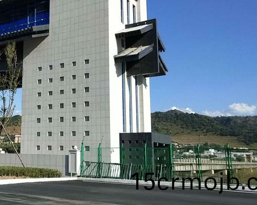 框架(jia)護欄網(wang)案例