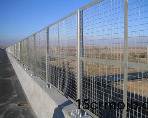 公路護欄網(wang)工程(cheng)案(an)例