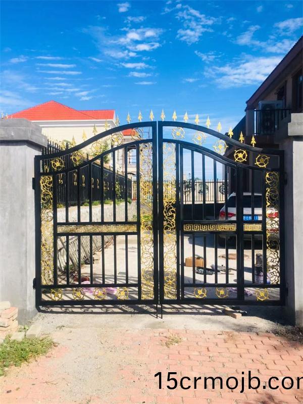 鐵藝(yi)大門(men)展示(shi)