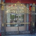  鐵藝(yi)護(hu)欄