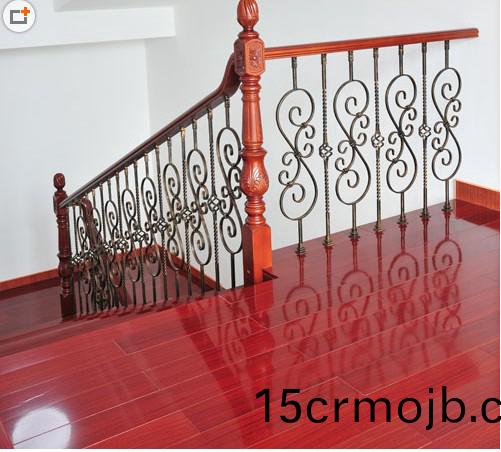 大連(lian)鐵藝(yi)樓梯