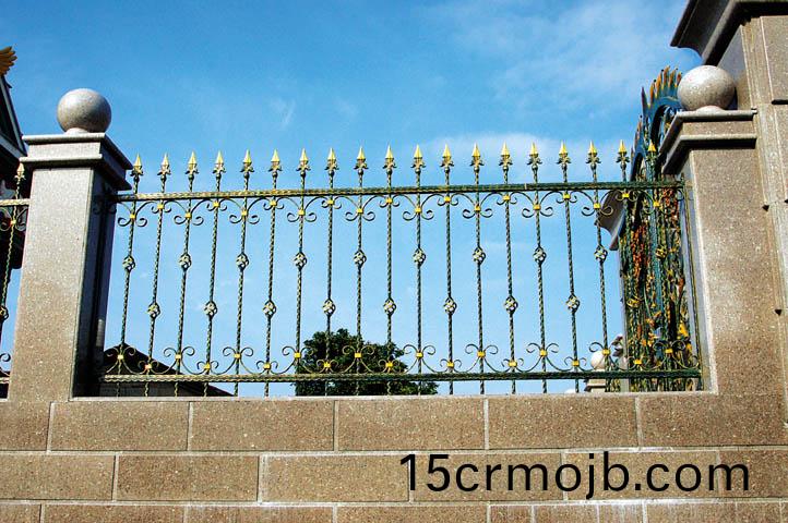 鐵藝護(hu)欄製作(zuo)安裝